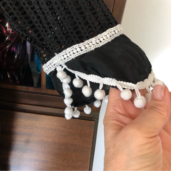 Pom Pom cover up - Picture 3 of 9